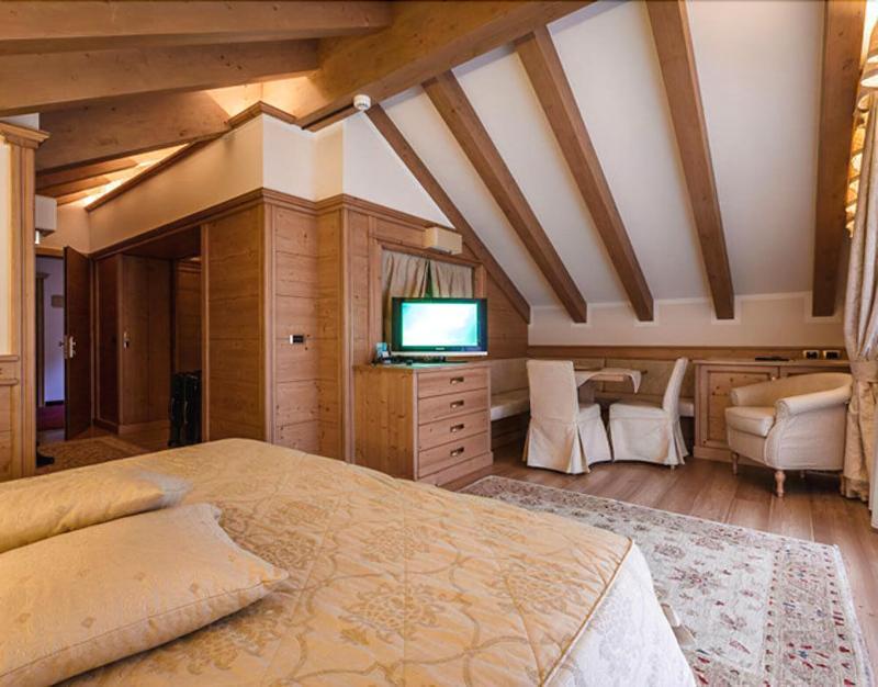 Beverly Alps Hotel & Spa Pinzolo Esterno foto