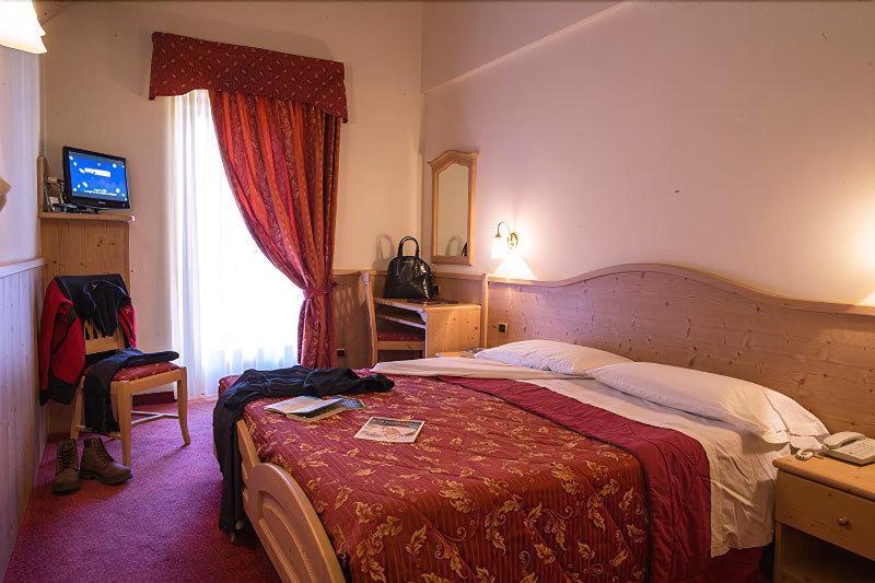 Beverly Alps Hotel & Spa Pinzolo Esterno foto