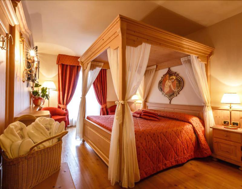 Beverly Alps Hotel & Spa Pinzolo Esterno foto