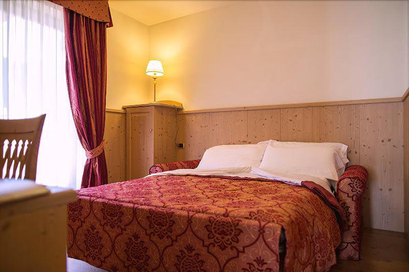 Beverly Alps Hotel & Spa Pinzolo Esterno foto