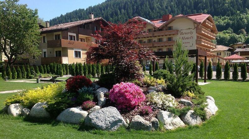 Beverly Alps Hotel & Spa Pinzolo Esterno foto