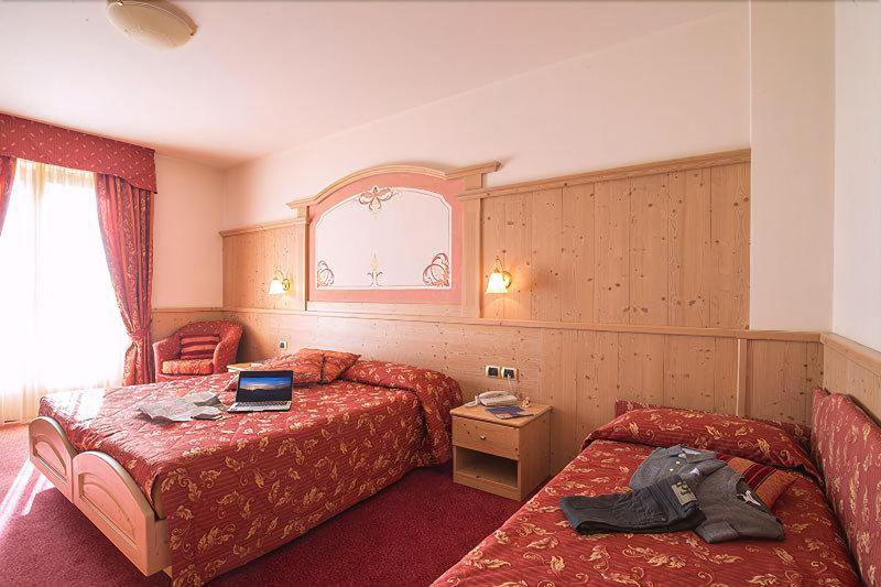 Beverly Alps Hotel & Spa Pinzolo Esterno foto