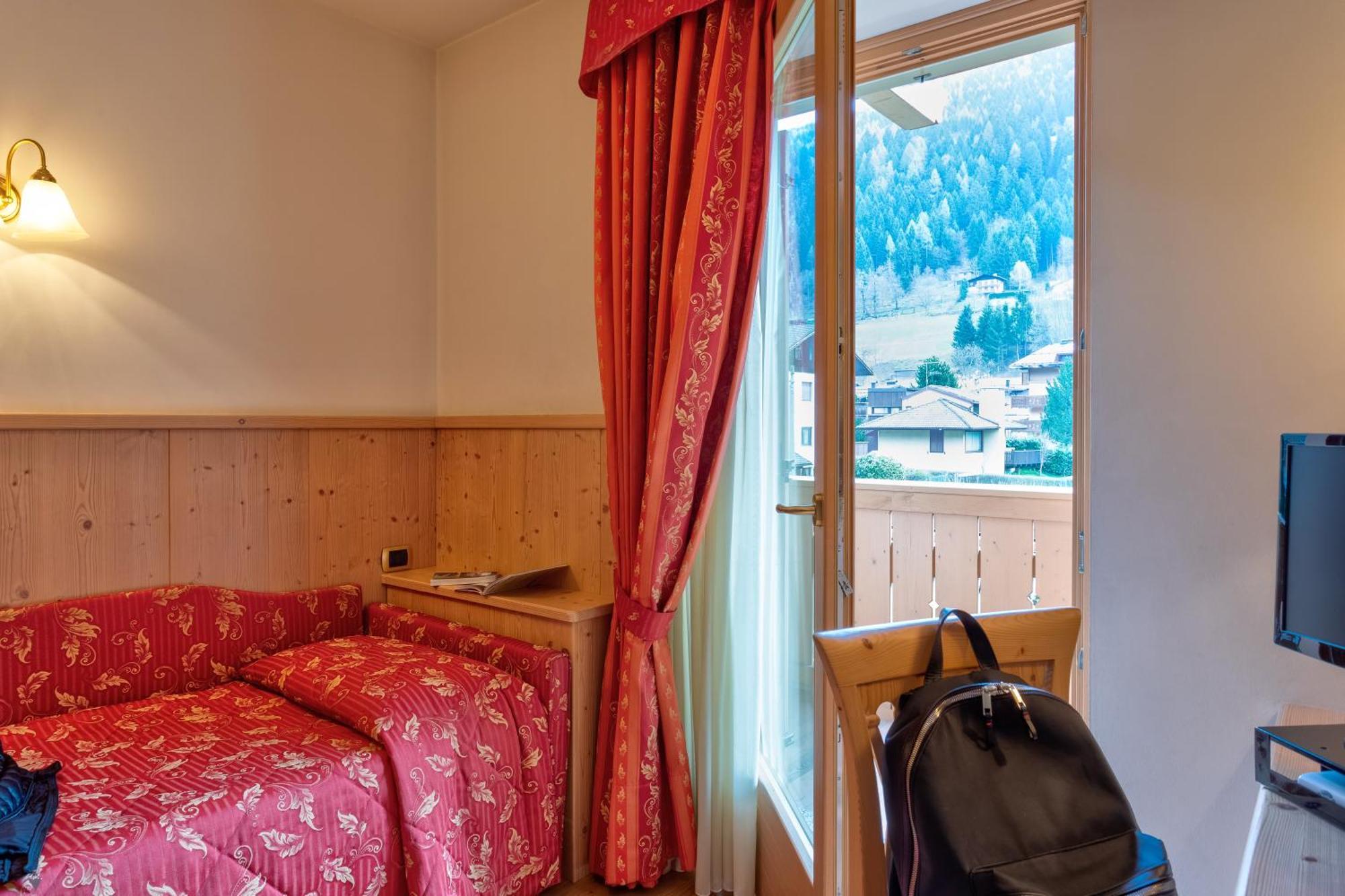 Beverly Alps Hotel & Spa Pinzolo Camera foto