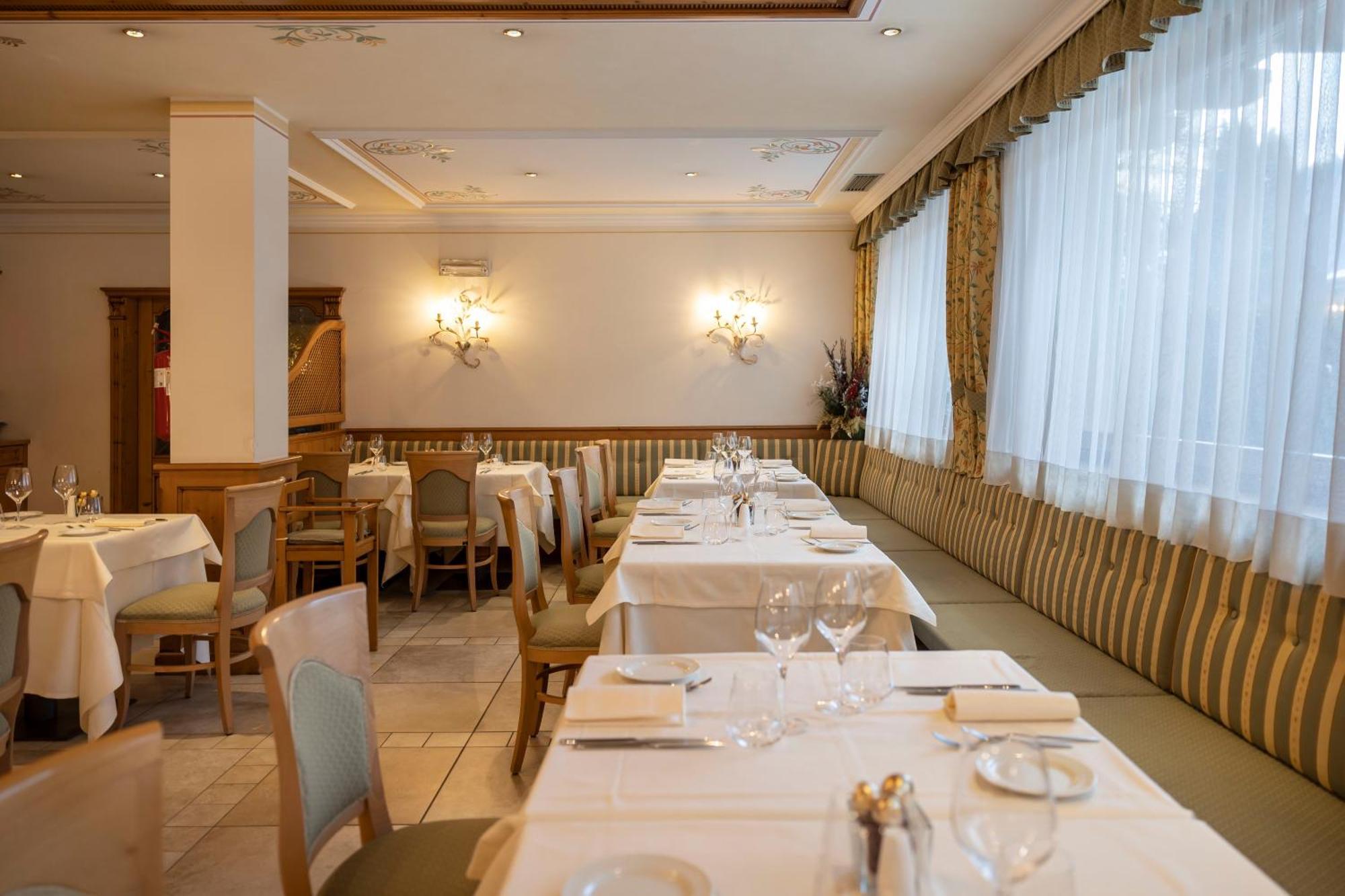 Beverly Alps Hotel & Spa Pinzolo Esterno foto