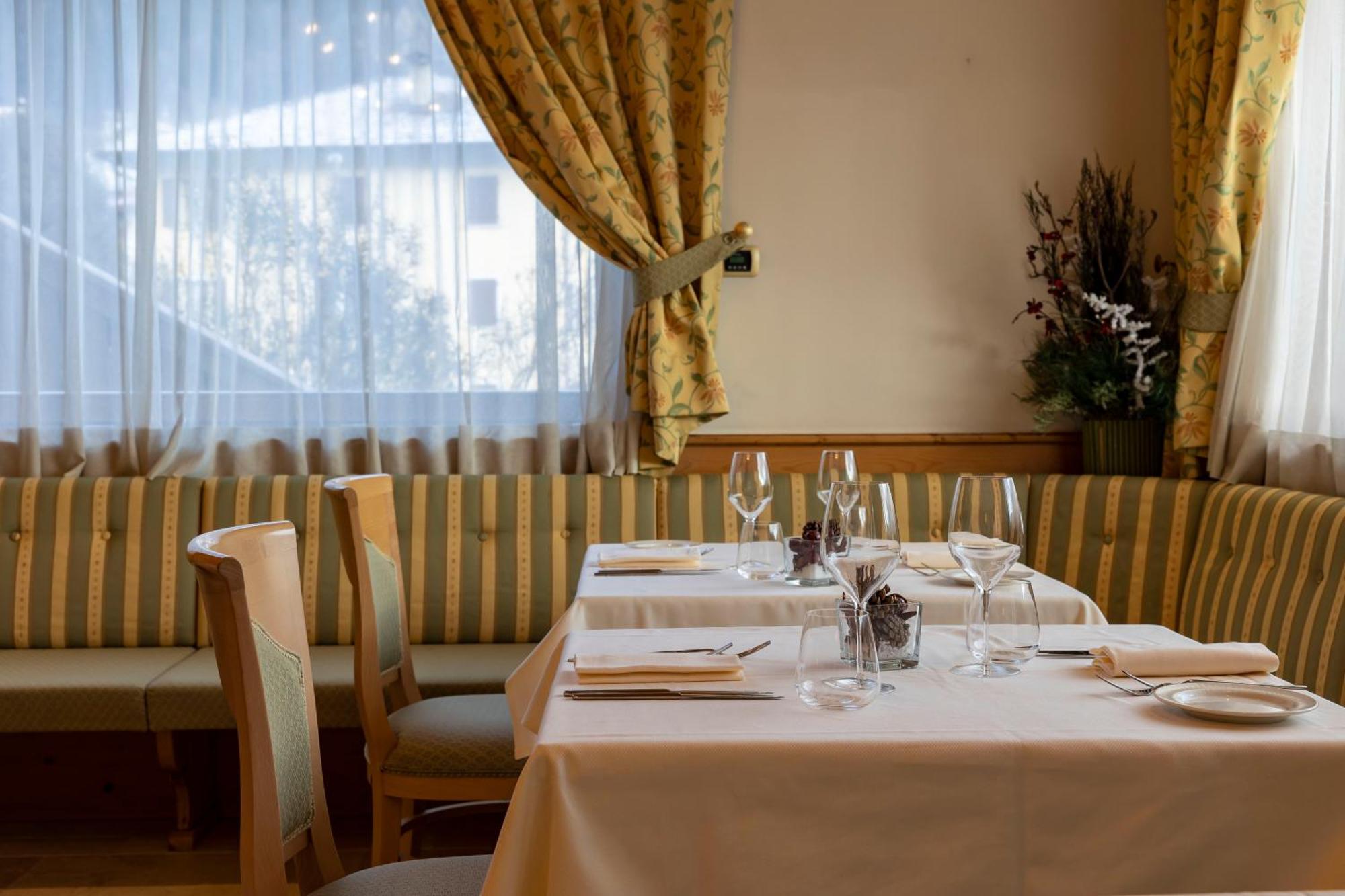 Beverly Alps Hotel & Spa Pinzolo Esterno foto