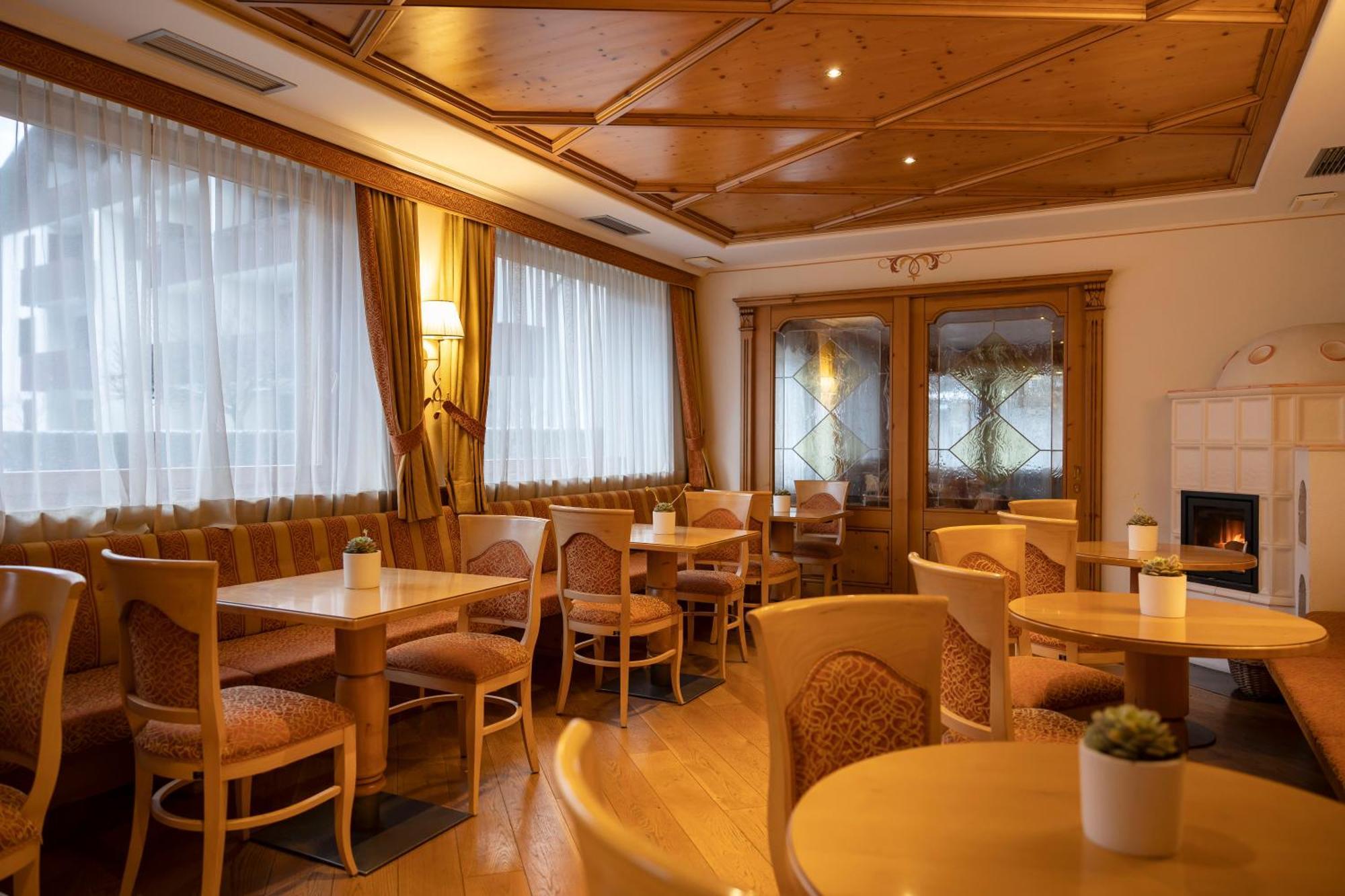 Beverly Alps Hotel & Spa Pinzolo Esterno foto