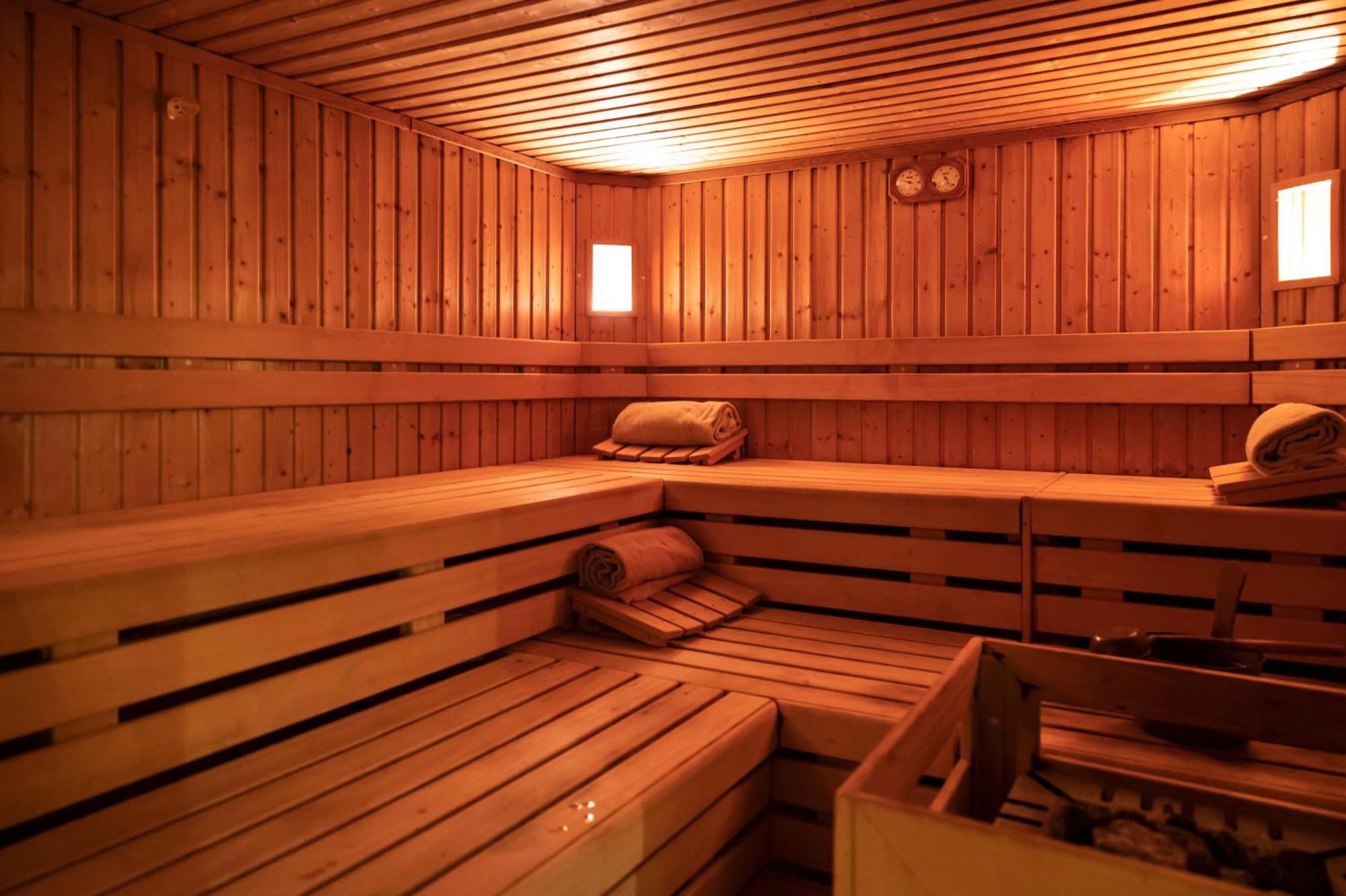 Beverly Alps Hotel & Spa Pinzolo Esterno foto
