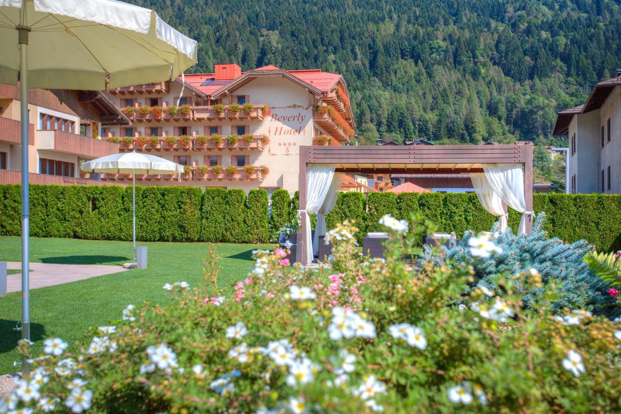 Beverly Alps Hotel & Spa Pinzolo Esterno foto