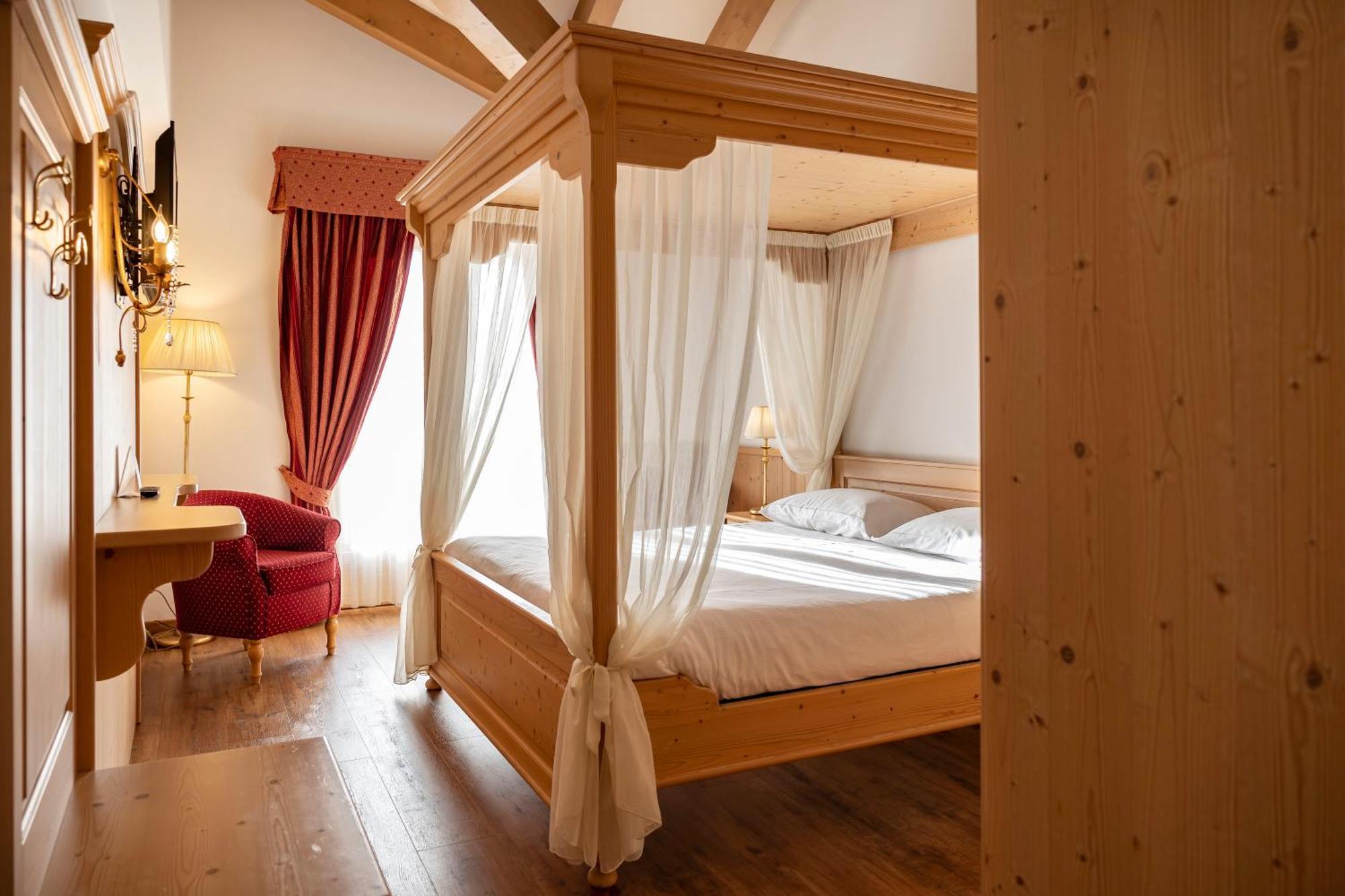 Beverly Alps Hotel & Spa Pinzolo Esterno foto