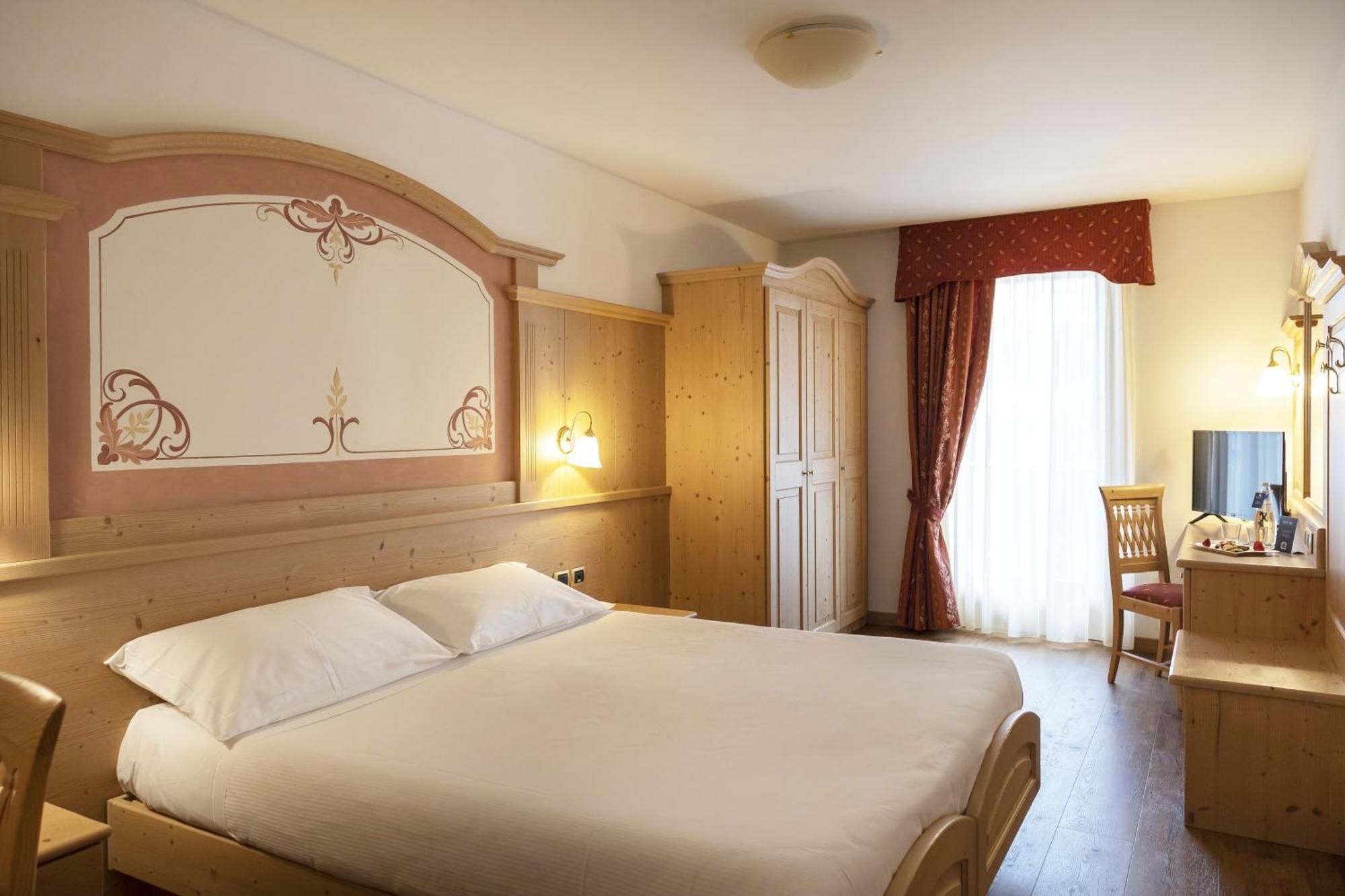 Beverly Alps Hotel & Spa Pinzolo Esterno foto